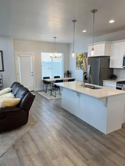Brand New 3-Beds Stylish Entire House At Lehi Villa Esterno foto