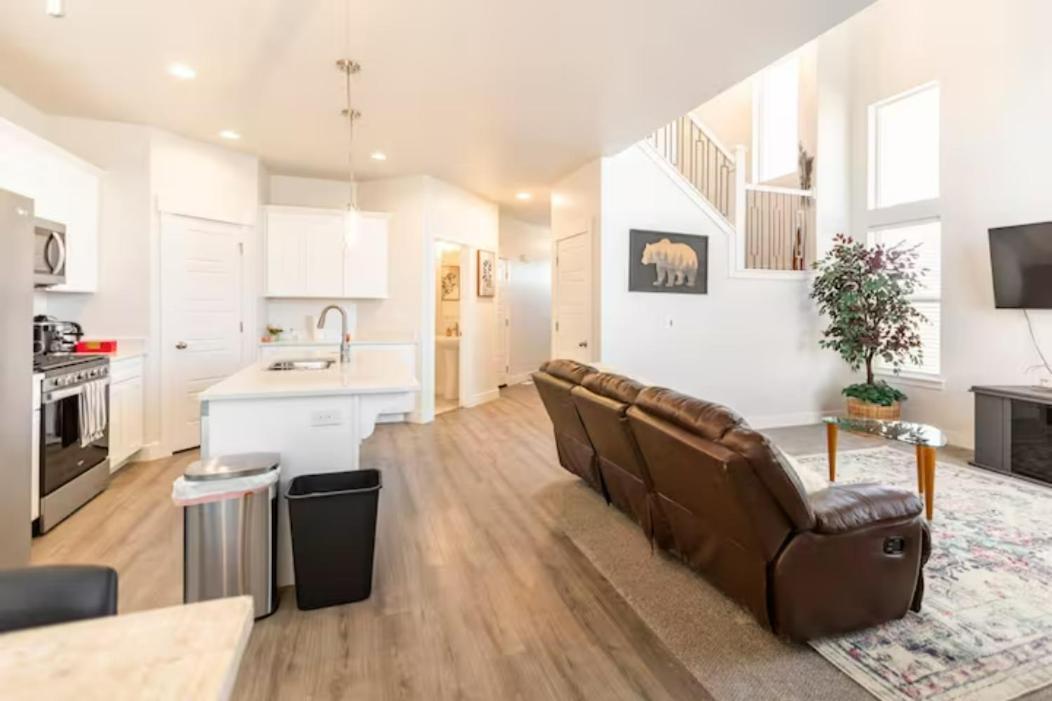 Brand New 3-Beds Stylish Entire House At Lehi Villa Esterno foto