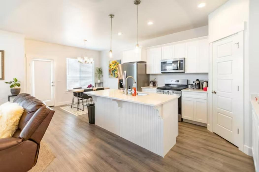 Brand New 3-Beds Stylish Entire House At Lehi Villa Esterno foto